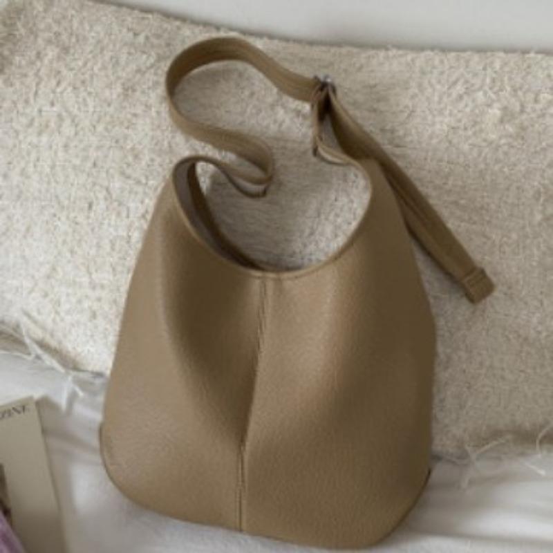 Large-capacity Commuter Tote Bag Summer New Women's Leisure Niche Shoulder Bag