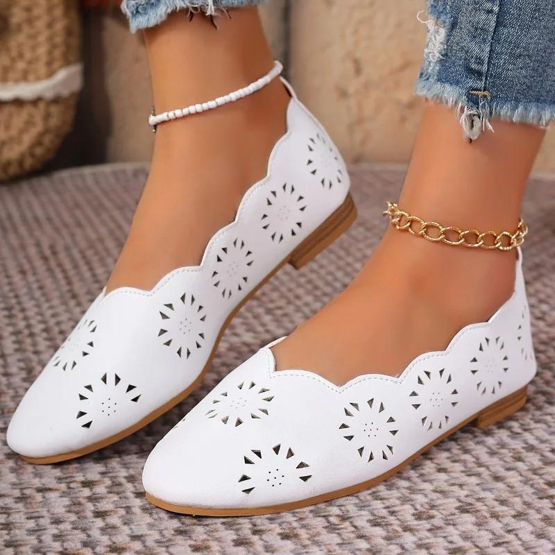 Fashion Bull Tendon Sole Single Shoes Women 2025 Summer New Hollow Flat Fashion Mom Shoes Versatile Soft Sole Single Shoes