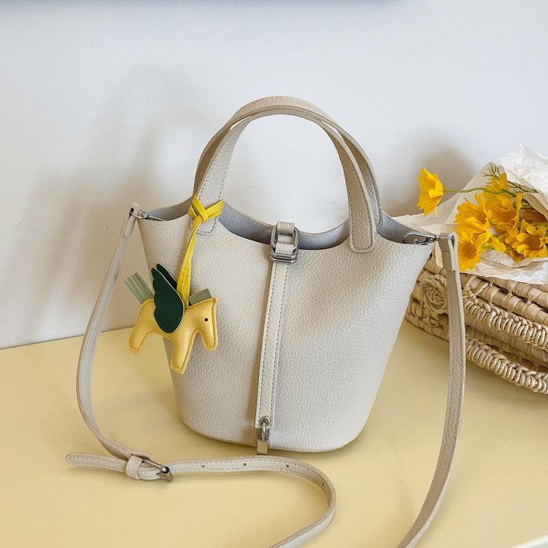 High sense women's versatile new fashion handbag bag simple casual bucket trendy messenger bag