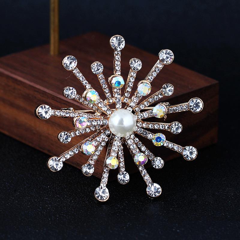 Fashion Alloy Three-dimensional Pearl Snowflake Brooch Pin Corsage Flower Female Clothing Accessories Long-Lasting Color Exquisite Brooch BFF Gift