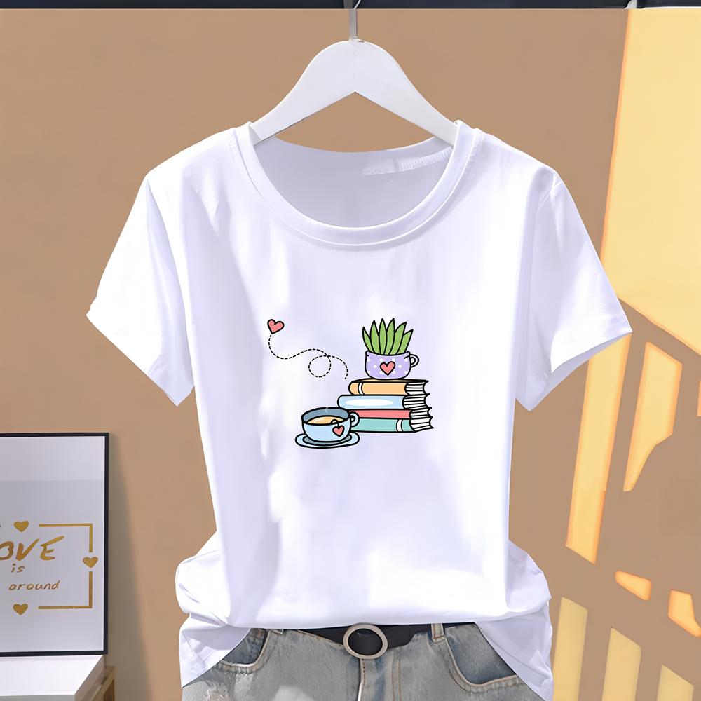 Short-sleeve T-shirt with trendy summer prints, cute and fashionable daily wear for women.