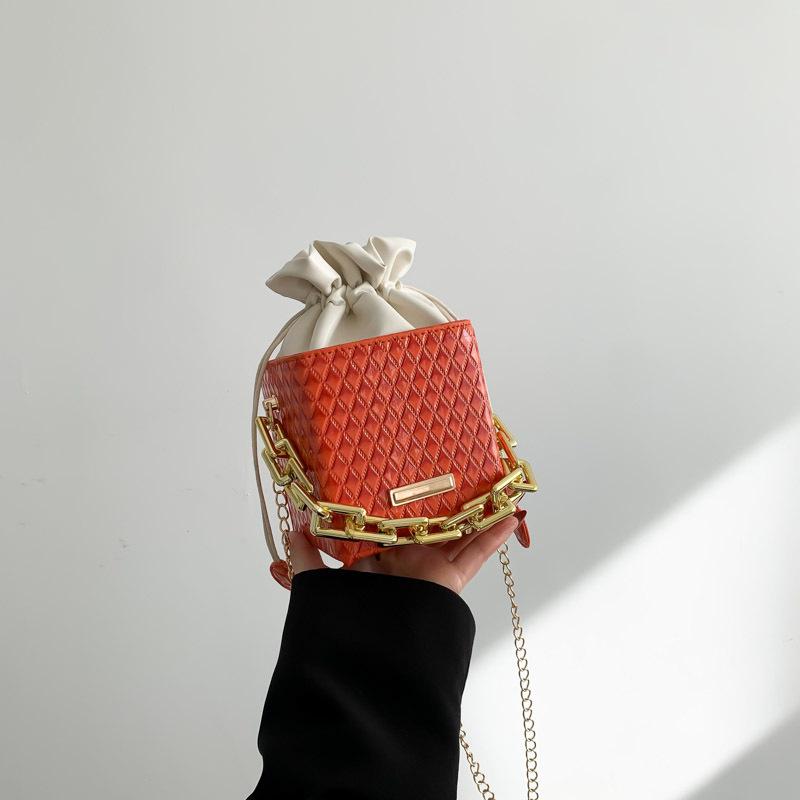 

Модная маленькая сумка на цепочке для женщин с мини-маленькой квадратной сумкой через плечо оранжевый