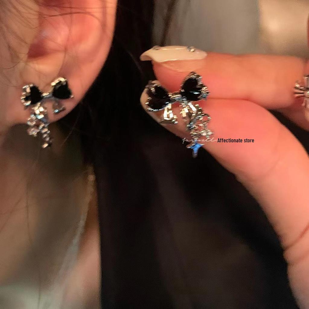Sparkling Zircon Bow Stud Earrings: Elegant High-End Design for Fashion-Forward Women