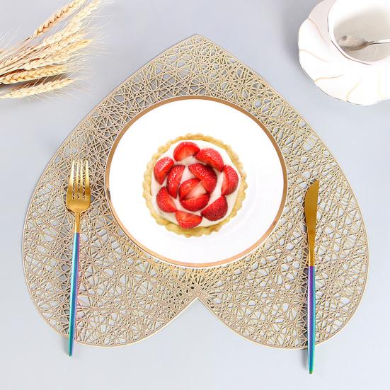 Hohles, hitzebeständiges Tischset in Herzform, Schutzmaterial, Verbrühungsschutz, verschleißfeste Tischmatte für zu Hause