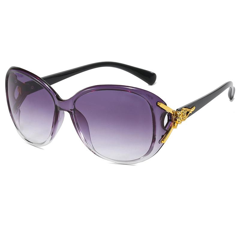 Elegant Fox Oval Sunglasses: Women's Summer Gradient Sun-Blocking Frames with Camellia Design