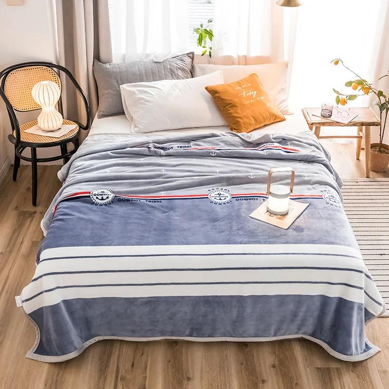 White Floral Throw Blanket Luxury Warm Fuzzy Soft Cozy Flannel Blanket for Home Sofa Couch Chair Decorative Bedroom Bed Blankets