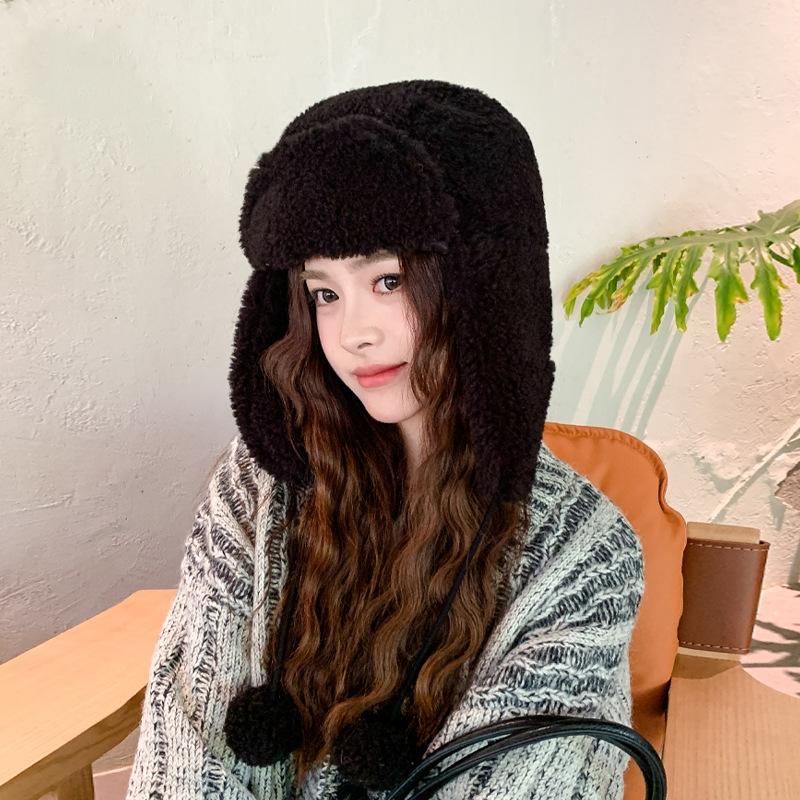Kobiety Jesień Zima Ciepły Gruby Ochraniacz Na Uszy Czapka Zimne Futro Piłka Aksamit Zewnętrzna Wiatroszczelna Czapka Bomberka Słodka Słodkie Czapki Lei Feng