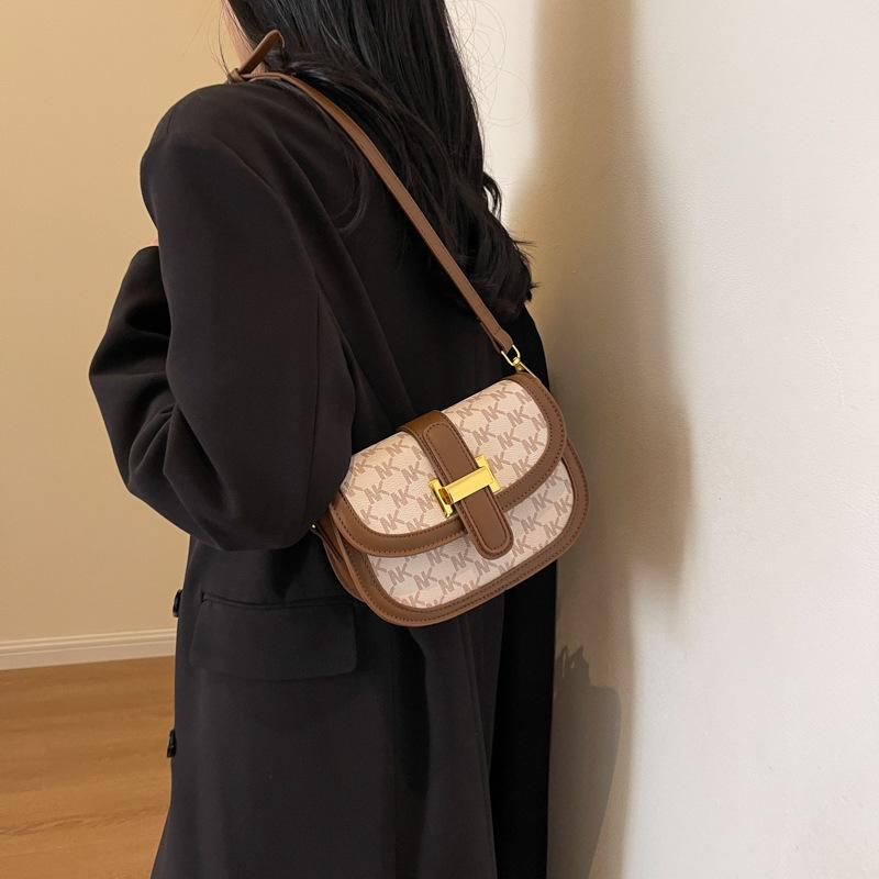 Niche design bag women's autumn and winter 2025 new retro high-end shoulder messenger bag women's popular saddle bag