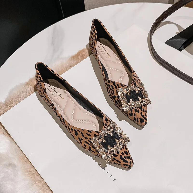 Fashion Women ballet Flat Leisure Shoes Slip-on Rhinestone Square Botton Casual Shoes Street Cool Pointed Toe Loafers Big Size 35-43