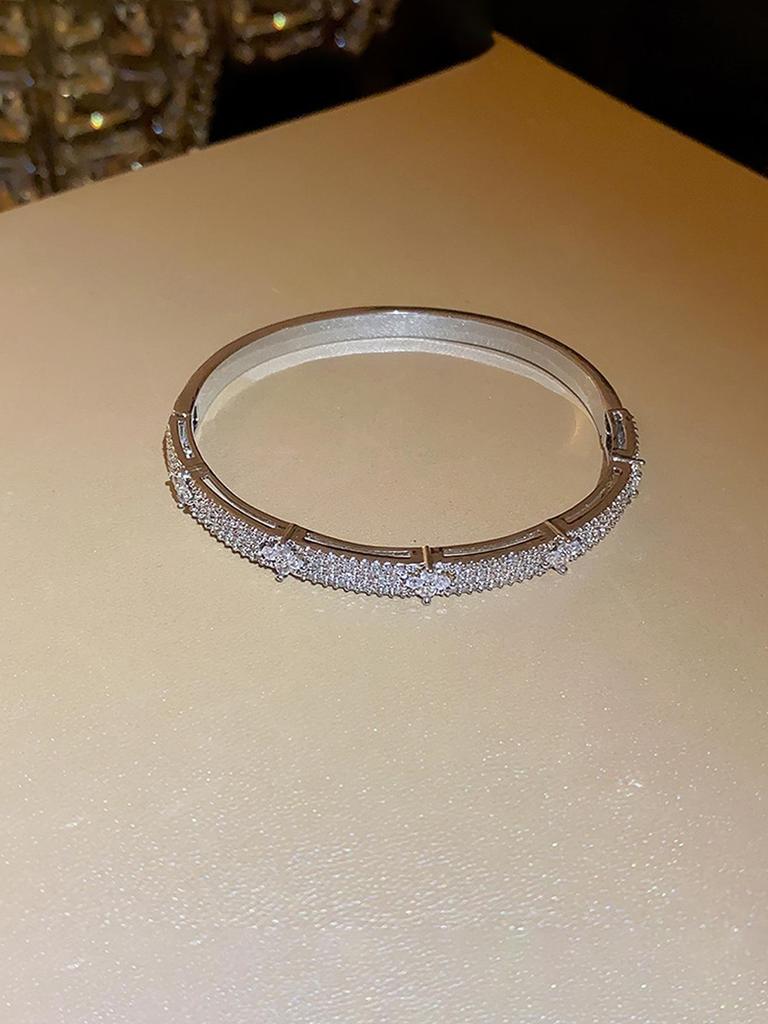 Luxurious Zircon Flower Diamond Bracelet – Elegant, Trendy, Versatile Accessory