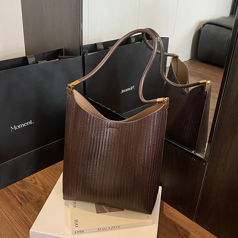 Retro Bag Women's Large-capacity New Autumn and Winter Versatile Casual Shoulder Underarm Bag Commuter Tote Bag