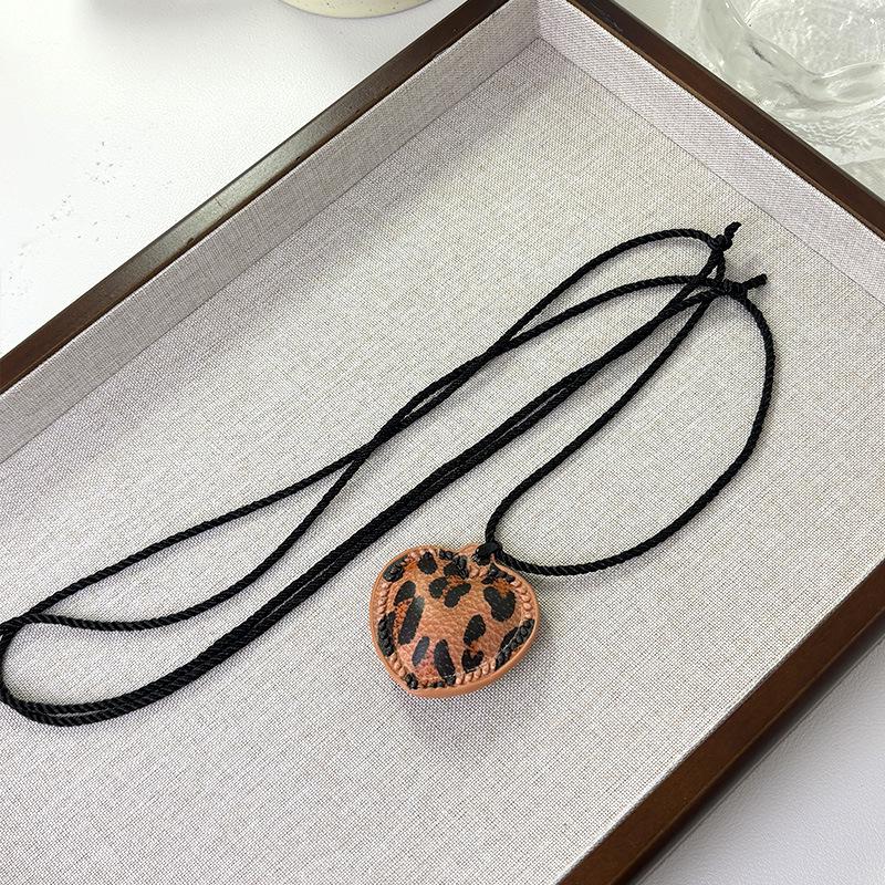 Spade Heart Leather Hemp Rope Necklace: Adjustable, Stylish Collarbone Chain
