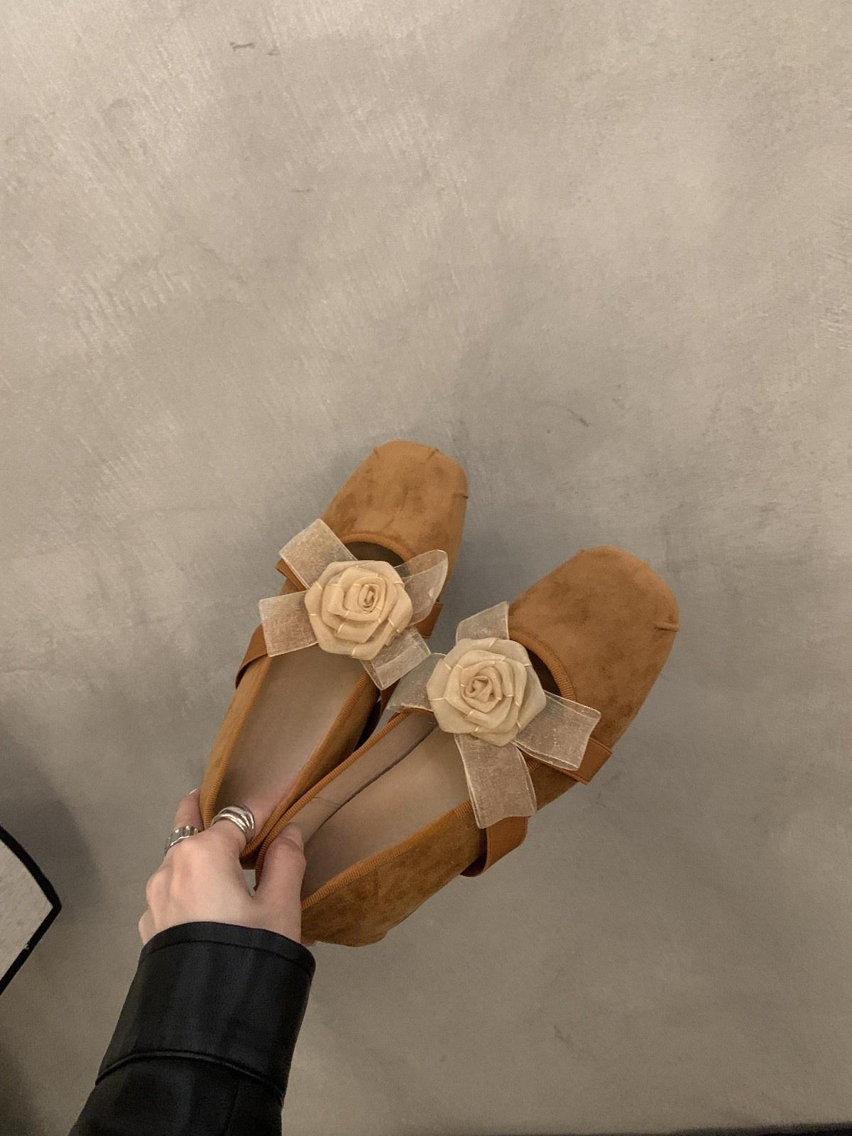 

French retro flat-bottomed crossed flower Mary Jane shoes women s 2025 gentle and sweet temperament shallow mouth evening breeze single shoes 40 коричневый