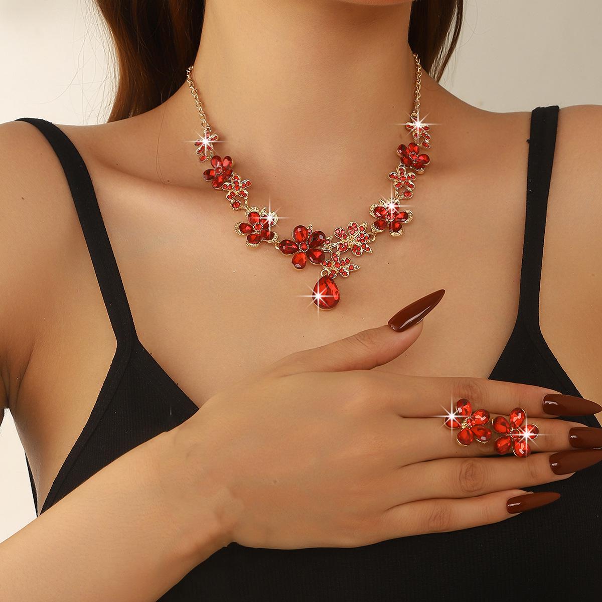 Elegant Alloy Floral Necklace & Earring Set for Weddings and Banquets