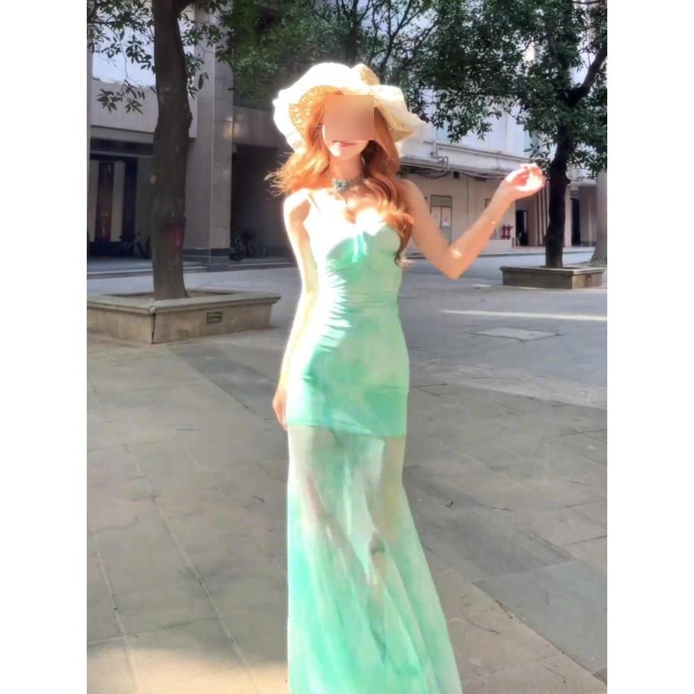 Sváteční styl rozmazané síťované šaty na šle s letní novou dlouhou sukní rybího střihu obepínající boky