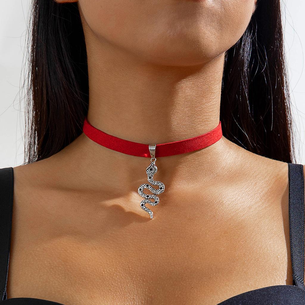 Vintage Gothic Short Flannel Snake Necklace, Black Trend Necklace Collar Collarbone Chain