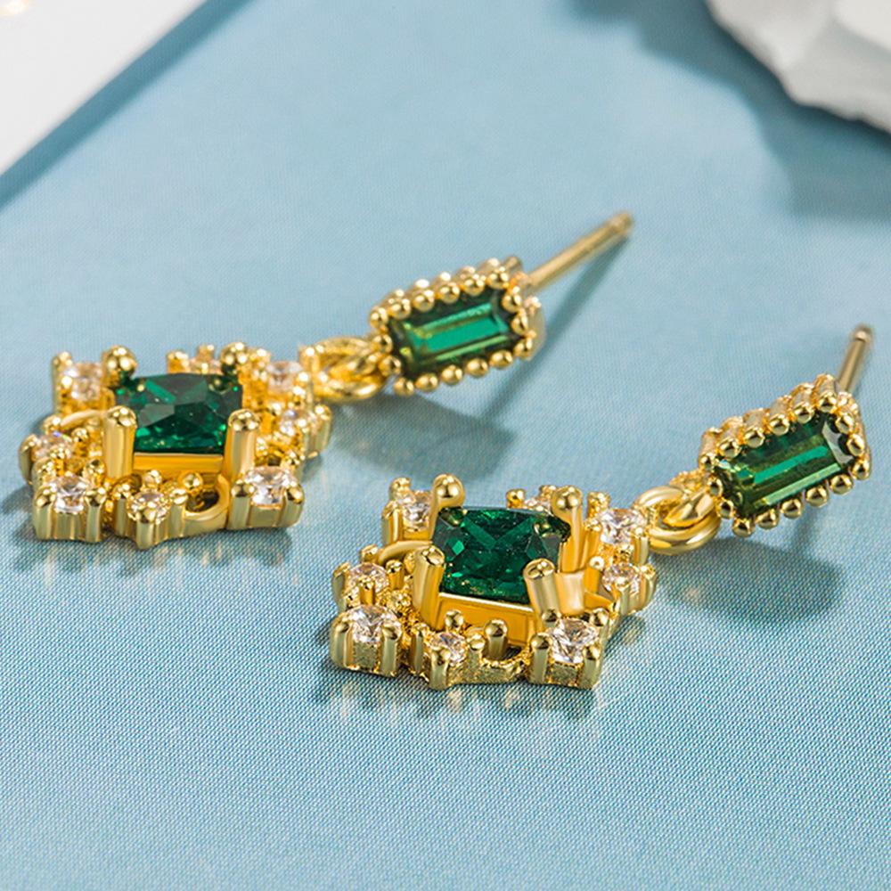 Japanese and Korean Temperament Emerald Stud Earrings Retro High-end Earrings Classic Fashion Design Sense Classical Style
