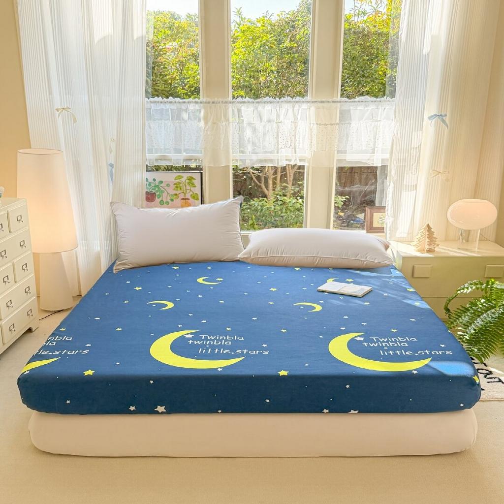 

Skin-friendly fitted sheet single piece, dustproof and non-slip all-inclusive mattress protective cover, no pillowcase. 90x200cm 1pcs