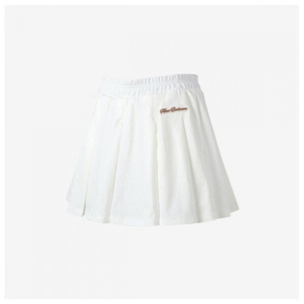 

New Balance Shorts Lqj Nbnvd2w502 64 Women Pleated Shorts White series/70