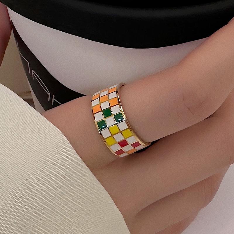 Vibrant Plaid 18K Gold Plated Ring - Fashionable Spring/Summer Style Size 9
