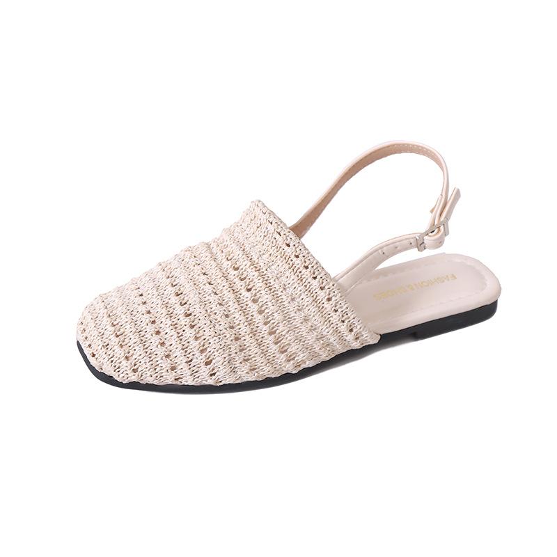 Tjock klack och grund mun halmvävd väska huvud bakre tomma sandaler damskor vår och sommar 2025 nya platt botten en-ords sandaler