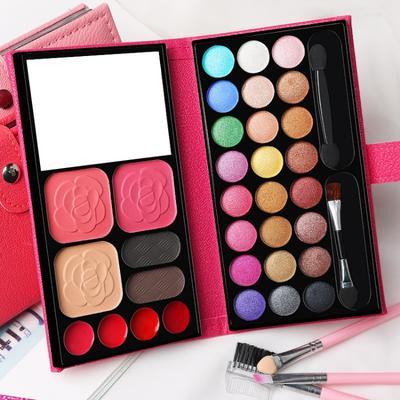Make-up-Box  Perlmutt-Rouge  Rote Lippen  Schlammige Augenbrauen  Puder-Kompaktpackung  Lidschatten-Palette  Bühnenauftritt am Kindertag