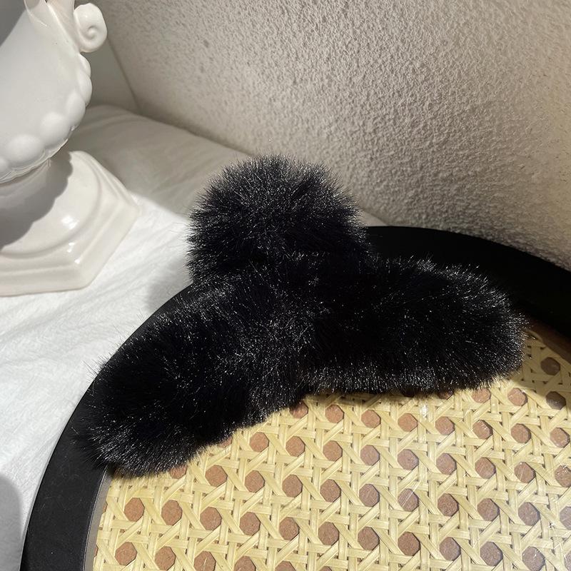 2021 Large Plush Hair Claw Clip for Autumn and Winter