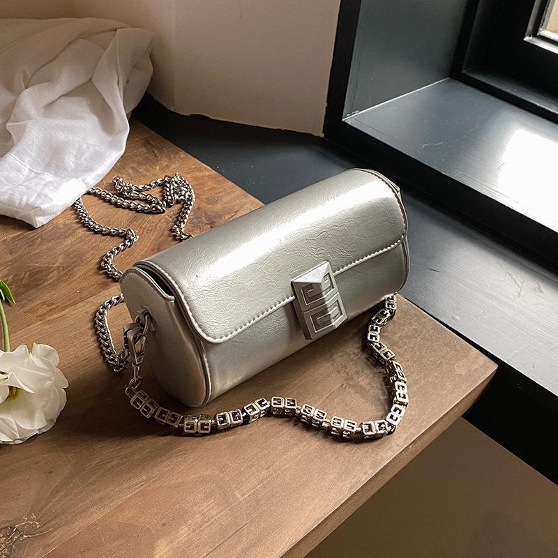 Niche Armpit Bag Women's New High-end Chain Crossbody Bag Versatile Small Square Bag