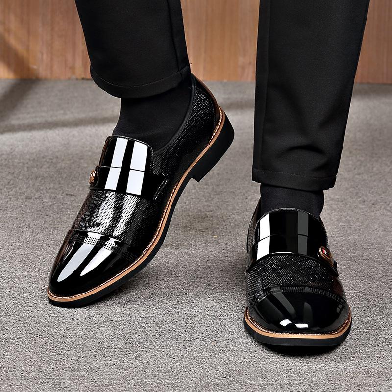 2025 Herren Lederschuhe Herren Herbst und Winter Businesskleid Spitz Hochzeit Bräutigam Schuhe Ein Pedal Anzug