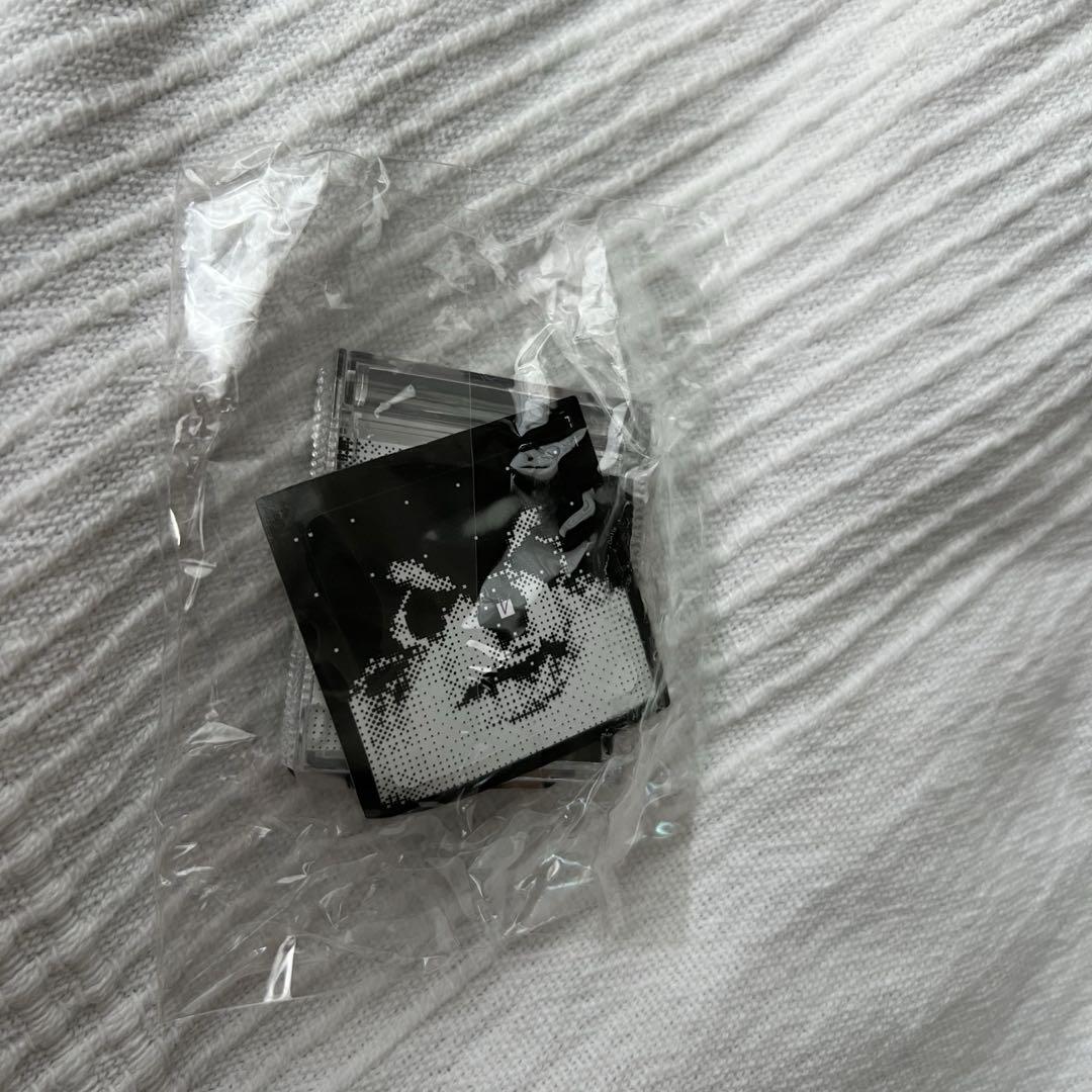 

[USED] BTS Capsule Album V Tae Layover