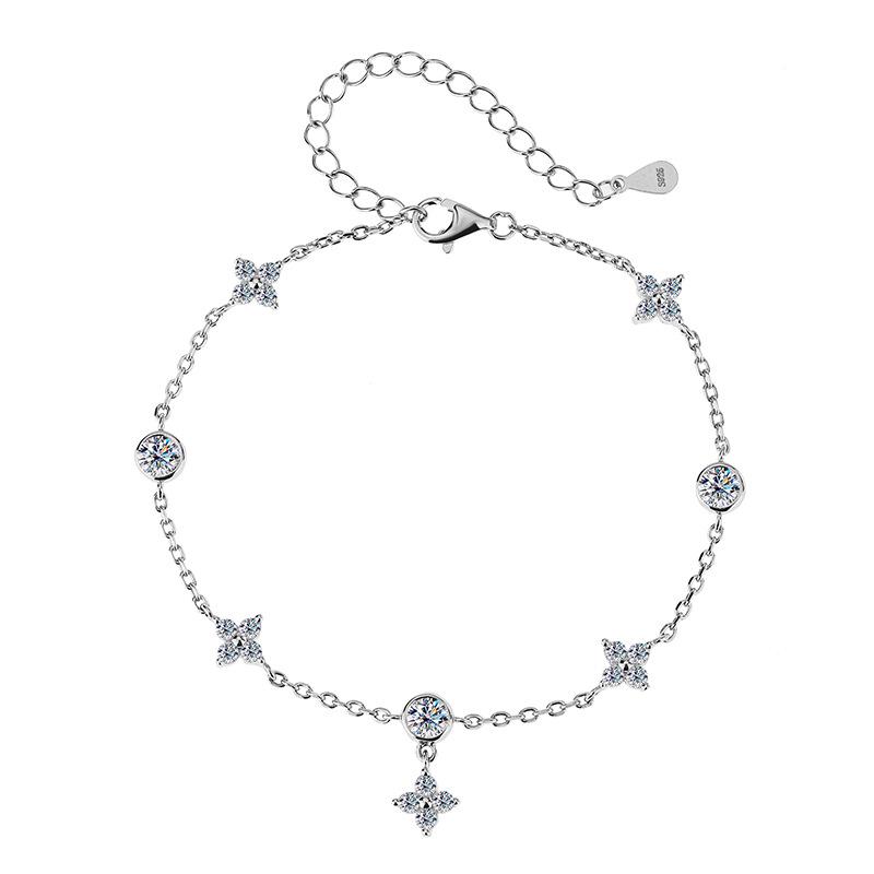 Moissanite Four-Leaf Clover Bracelet: S925 Sterling Silver, Platinum-Plated, High-End Elegant Gift. S925 Silver