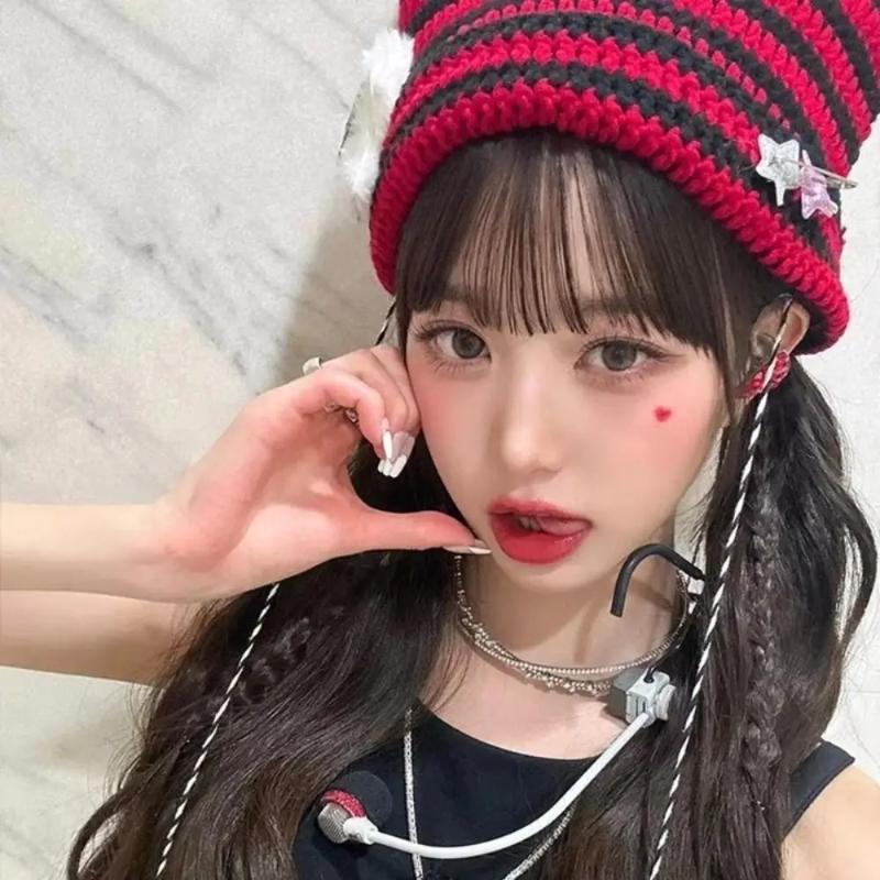 New Cute Cat-ear Warm Woolen Cap for Women, Korean Style Fashionable Pullover Cap, Striped Knitted Cap for Autumn and Winter