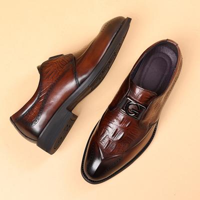 Nowe sukienkowe skórzane buty męskie ze skóry naturalnej buty biznesowo-casualowe męskie buty w stylu brytyjskim męskie buty z wzorem wciśniętym