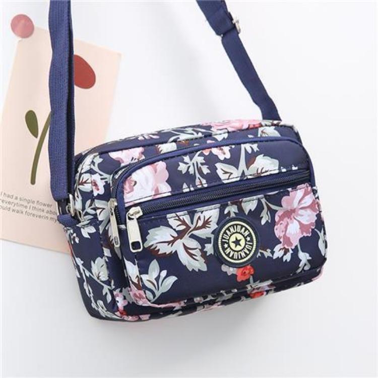 Korean Version Women's Shoulder Bag Sports and Leisure Bag Nylon Canvas Bag Multifunctional Crossbody Bag