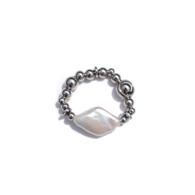 Dazzling Club Diamond Pearl Ring