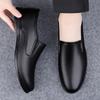 Fashion New flat bottomed men's leather shoes Comfortable and casual style Daily outdoor Adult office Black and white shoes Slip on