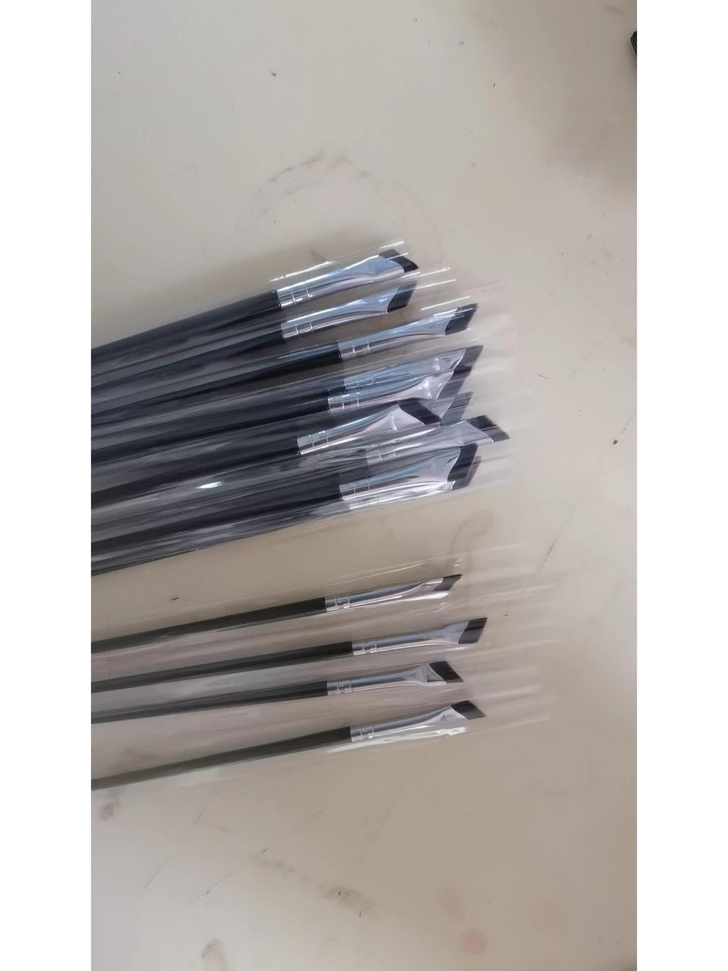 

Скошенная плоская подводка для глаз и кисть для создания эффекта шелкопряда - Инструмент для макияжа глаз