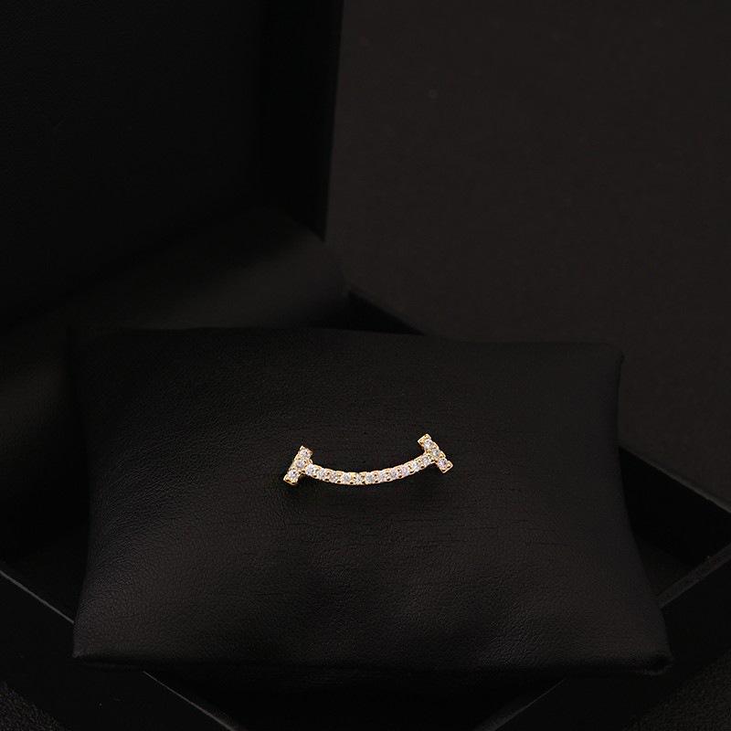 Cute and Simple Smiling Face Brooch High-end and Elegant Woman Fixed Shirt Collar Anti-glare Clasp Small Pin