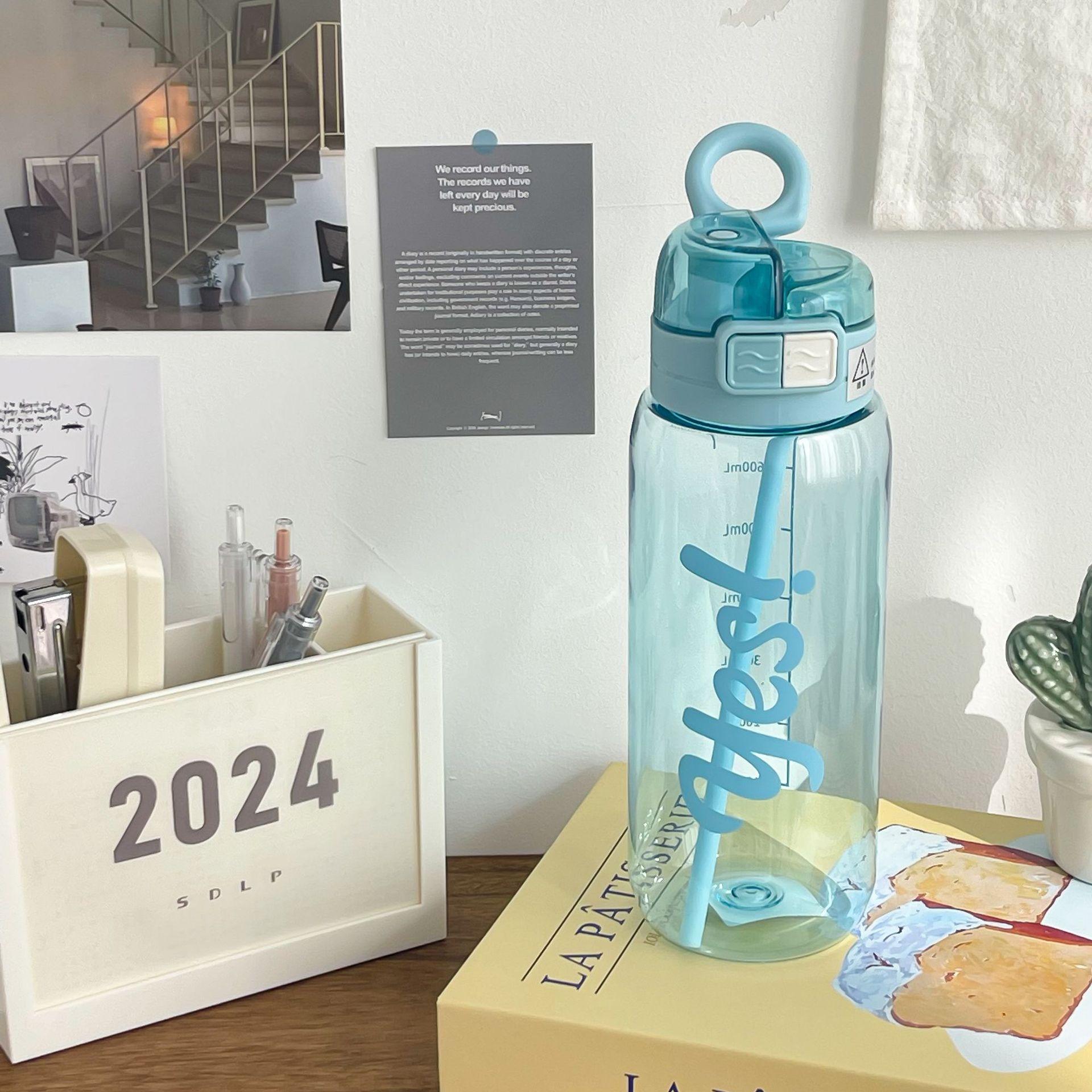 

Чашка для воды, летняя двойная чашка для напитков, портативная пластиковая соломенная чашка, удобная чашка для студентов и студентов, чашка для воды 750ml синий