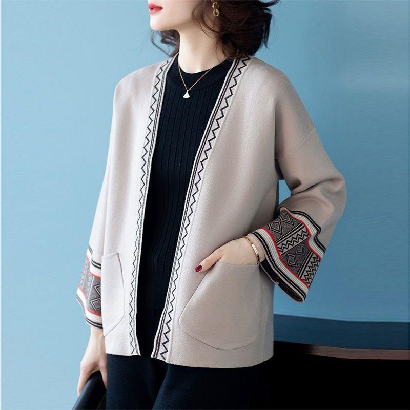High Quality Knit Cardigan for Moms Stylish Autumn Coat for Middle Aged Women