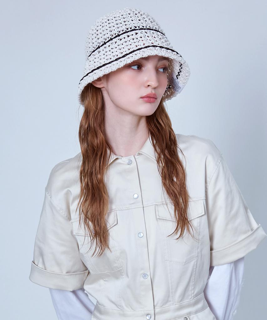 Seullipiseullib Line Minimal Ivory Bucket Hat