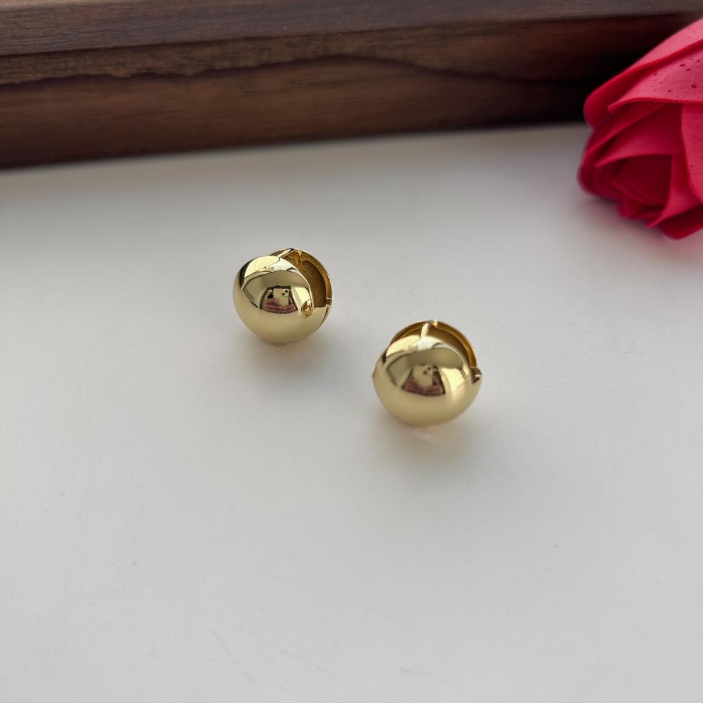 Blogger Fever Versatile Golden Ball Ball Ear Clips Simple Niche Design Advanced Temperament Light Luxury Stud Earrings