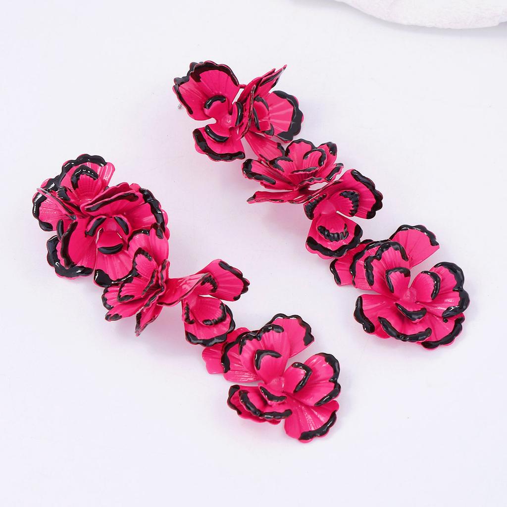 Bohemian fashion and elegance contrasting color metal flower pendant earrings light luxury versatile daily wear women