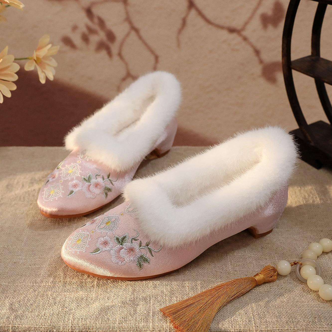 

Зимние туфли-лодочки для женщин, нескользящие, с круглым носком, на толстом блочном каблуке, с подкладкой из искусственного меха, женские теплые вышитые туфли-лоферы на низком каблуке 37 розовый