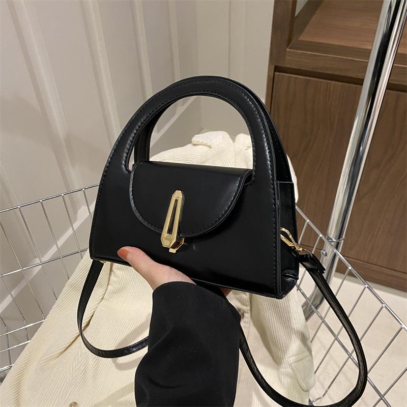 

Модная повседневная простая сумка через плечо Весенняя новая нишевая дизайнерская новая модная повседневная сумка на одно плечо