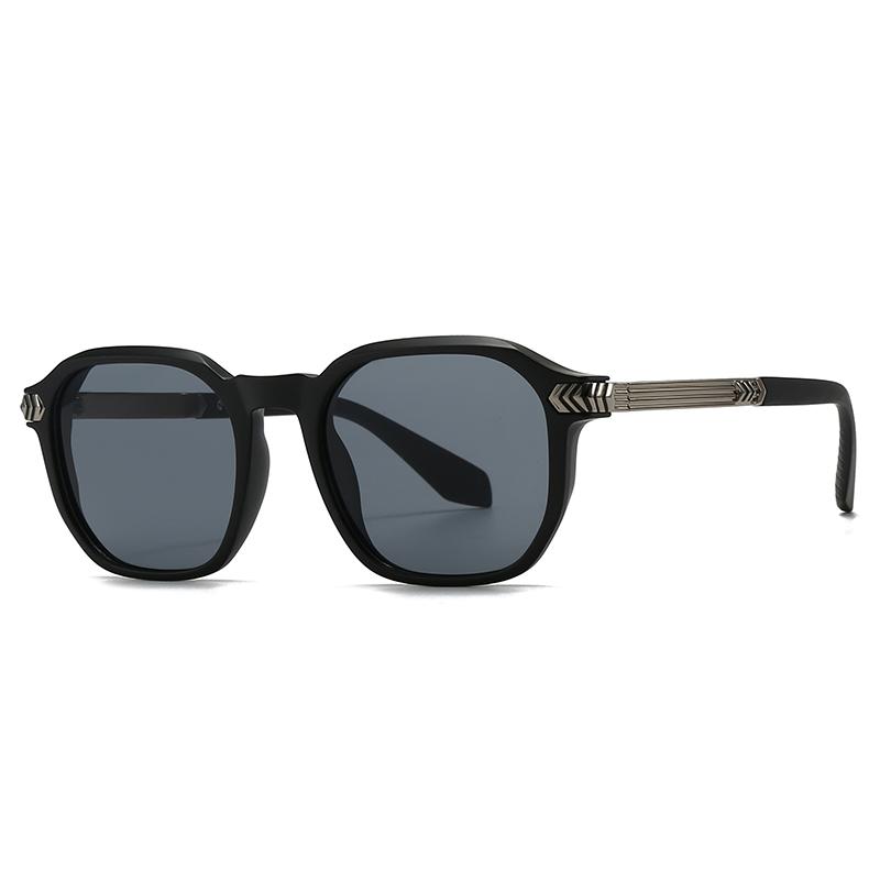 

Popular Foreign Trade Sunglasses With Studs European And American Street Style Instagram Influencer Model 36005