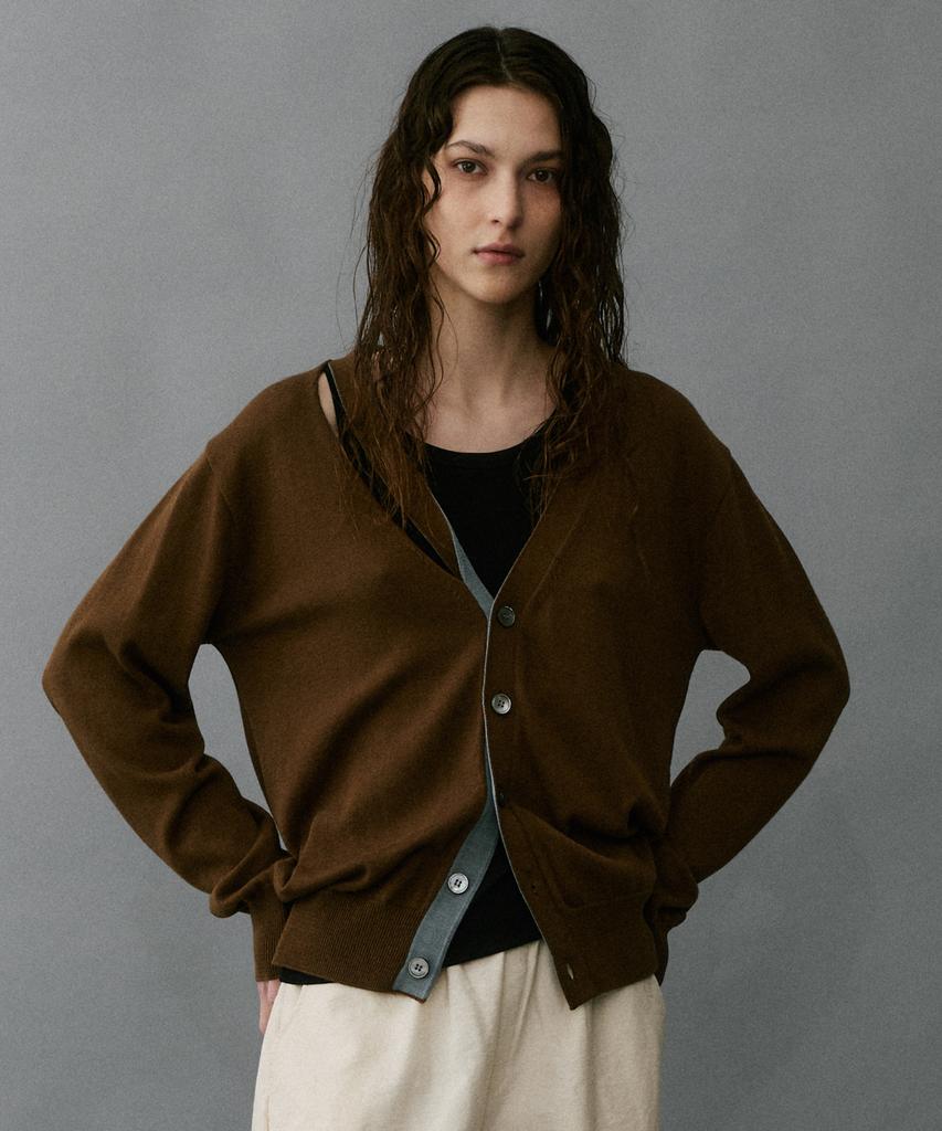 Hyii Twist Slit Neckline Knit Cardigan [Brown]