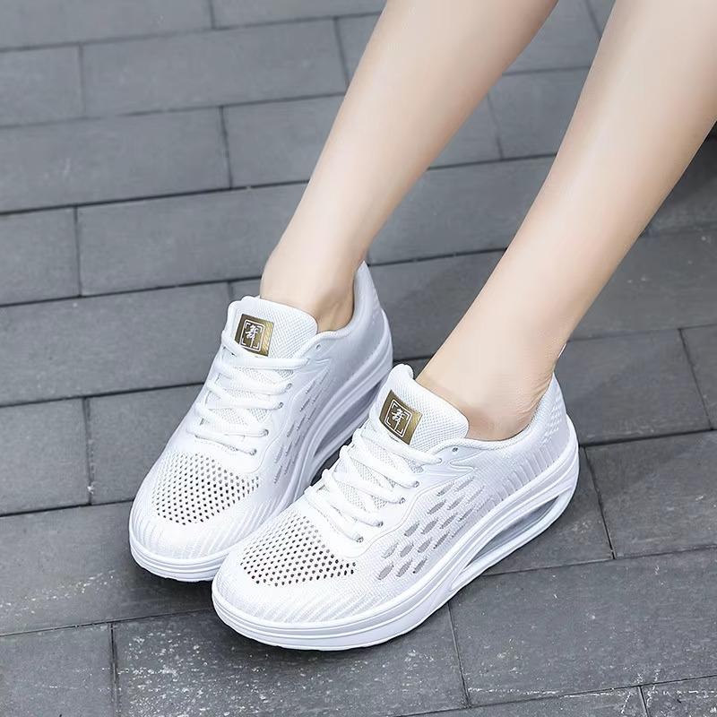 Women Outdoor Thick Bottom Swinging Casual Dance Shoes Fashion Platform Flat Bottom Sports Walking and Running Shoes