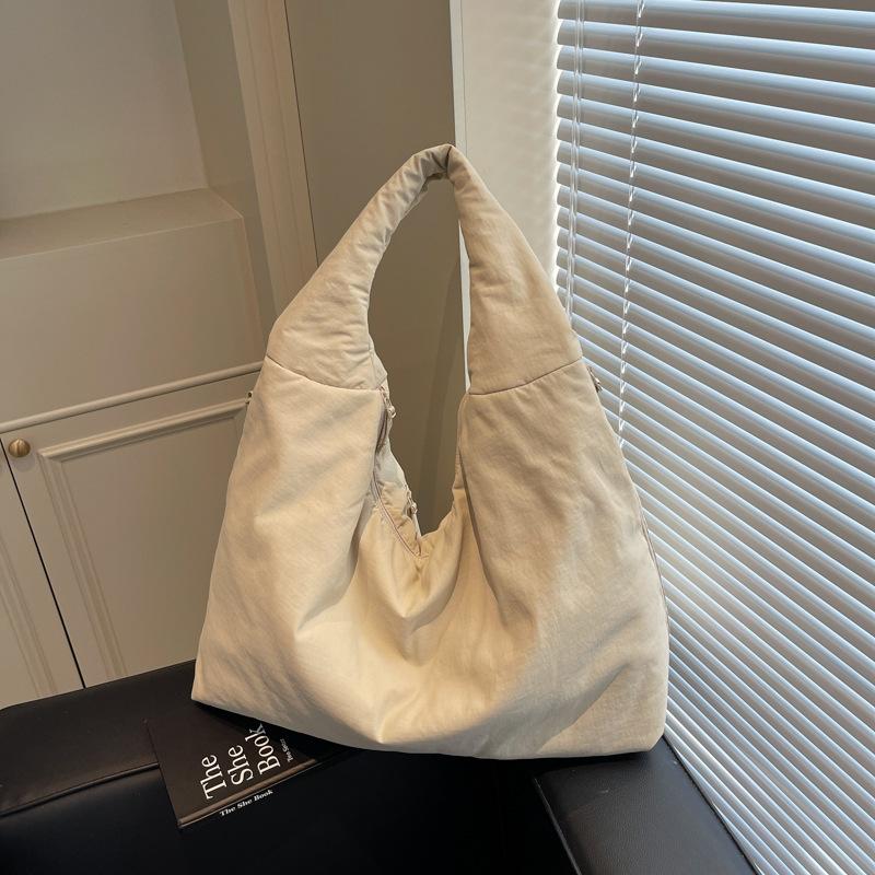 Bag women's large-capacity new spring, spring and summer leisure relaxation shoulder shopping bag class tote bag