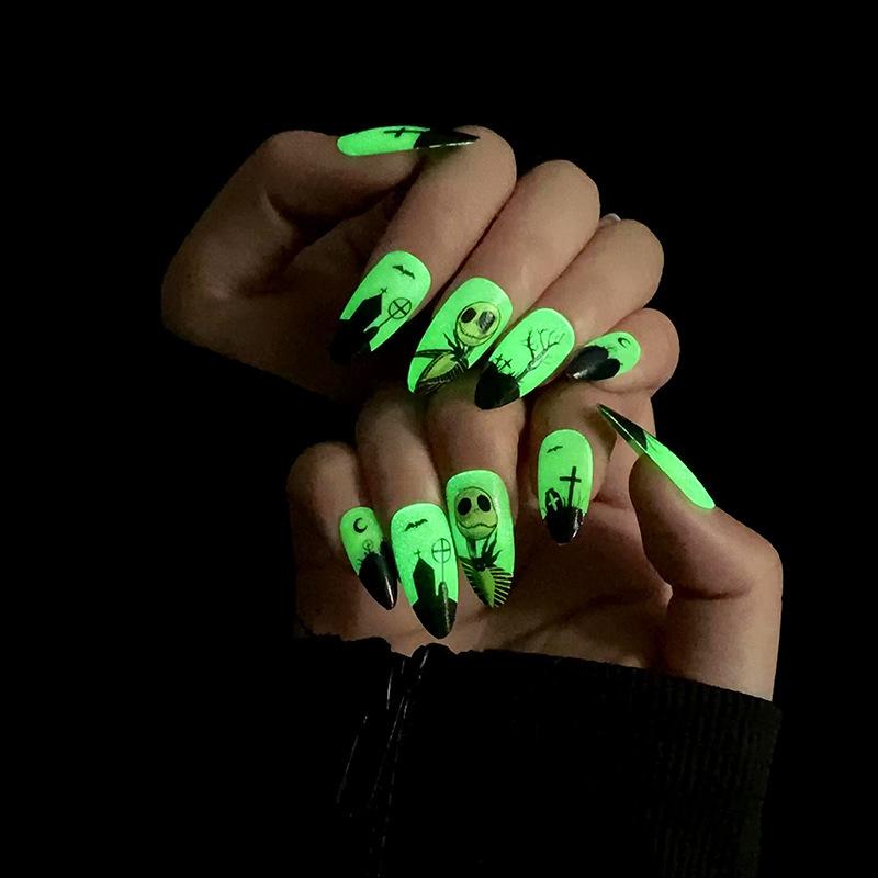 2025 New Halloween Wear Nail 3D Three-dimensional Nail Art False Nails European and American Spider Bat Nail Pieces